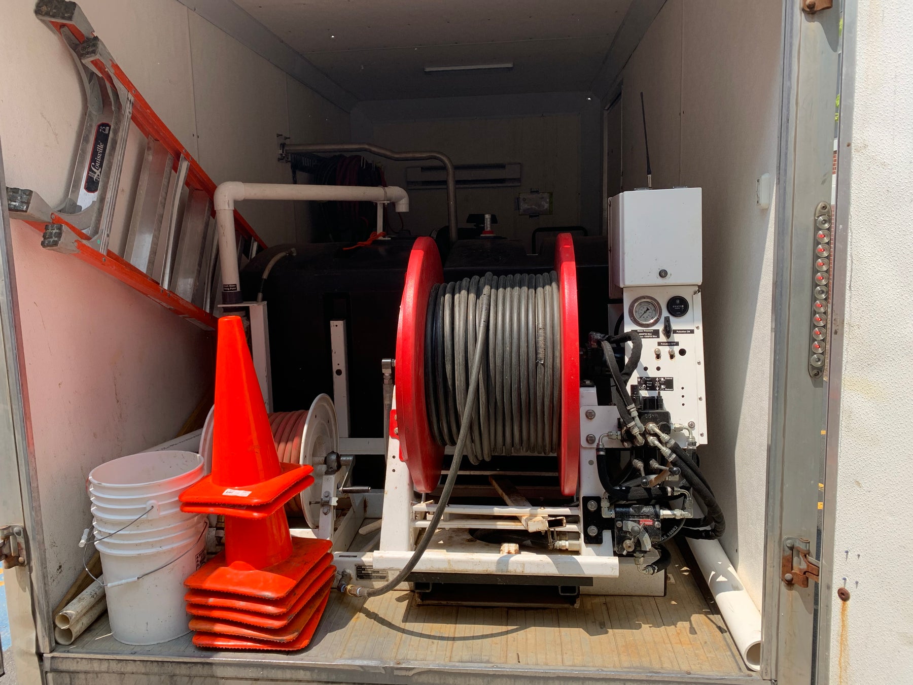 2018 U.S. JETTING 4018-300 ENCLOSED TRAILER WITH WIRELESS REMOTE SYSTE ...