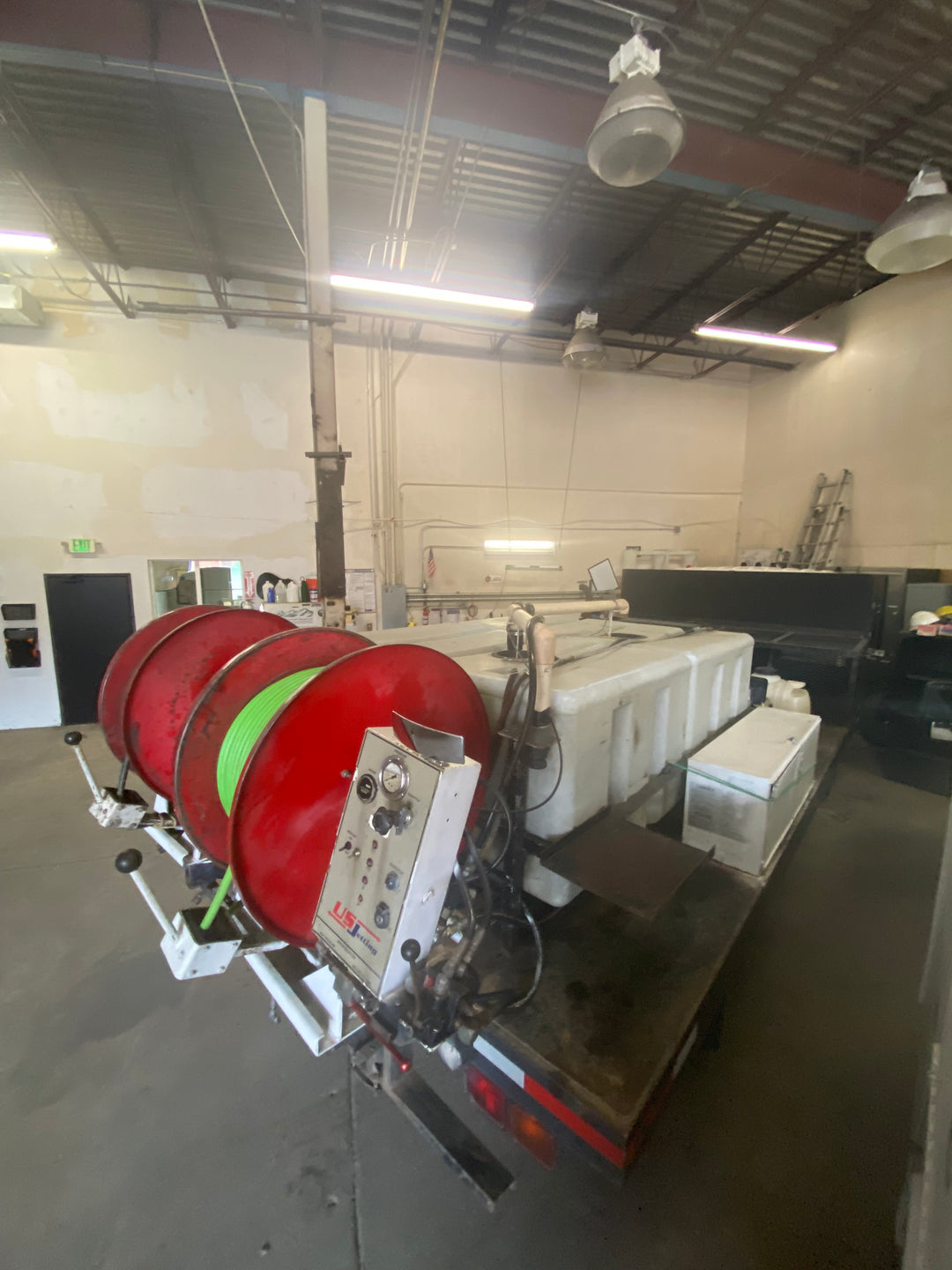 2002 US Jetting 4025 - 600 Dual Reel Truck Unit / Nissan 1200 UD